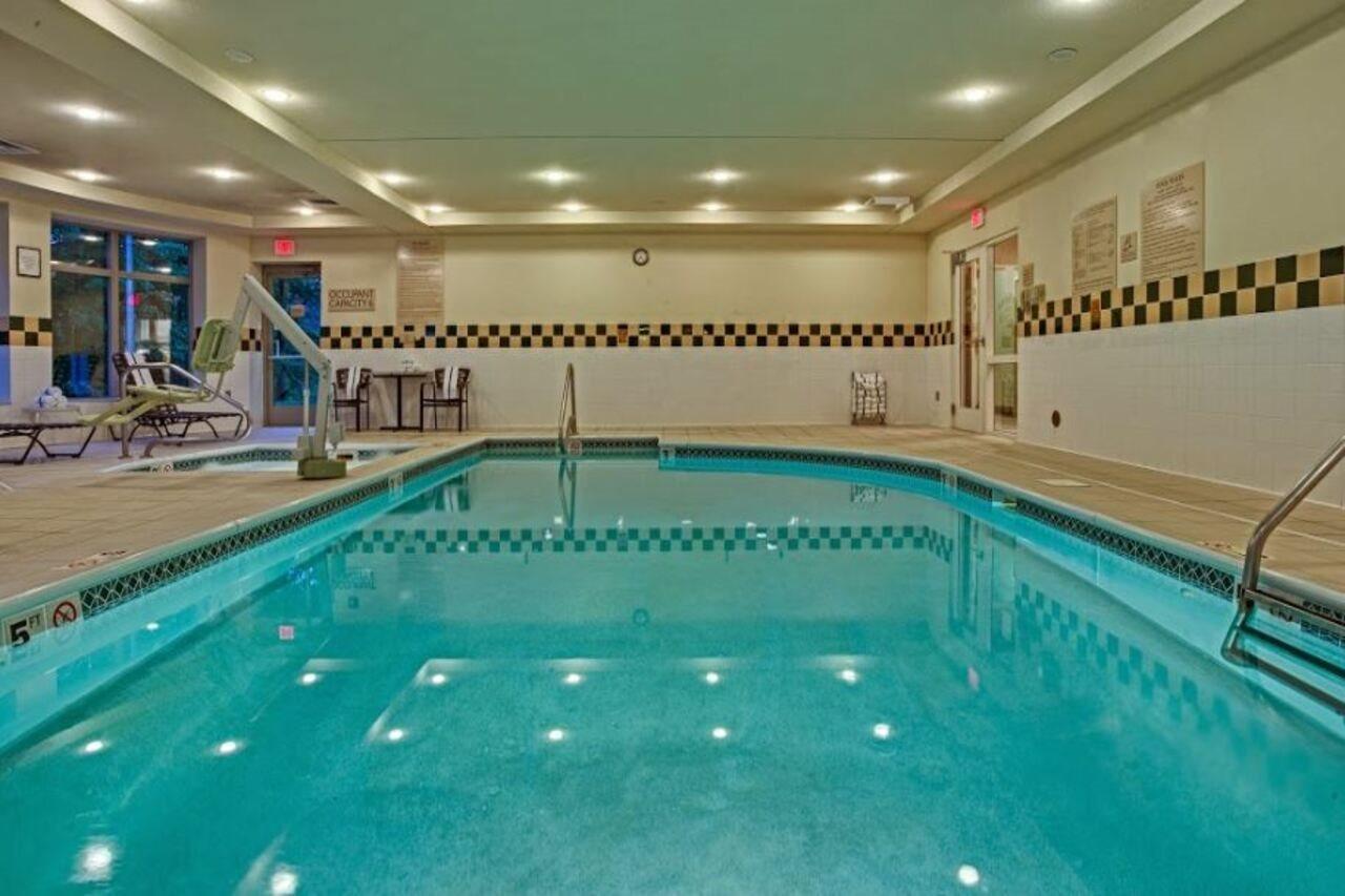Hilton Garden Inn Cleveland Airport Fairview Park Экстерьер фото