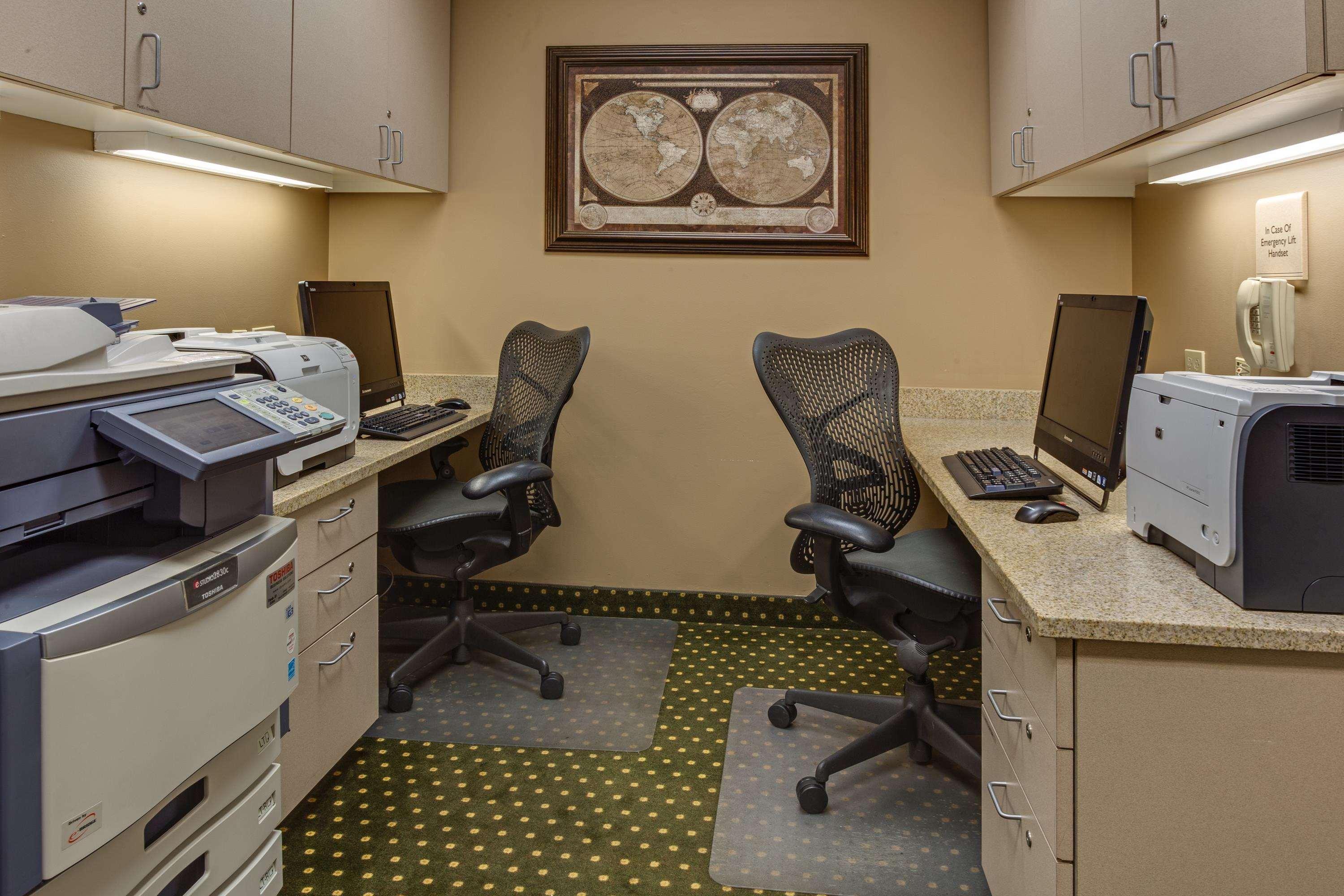 Hilton Garden Inn Cleveland Airport Fairview Park Экстерьер фото