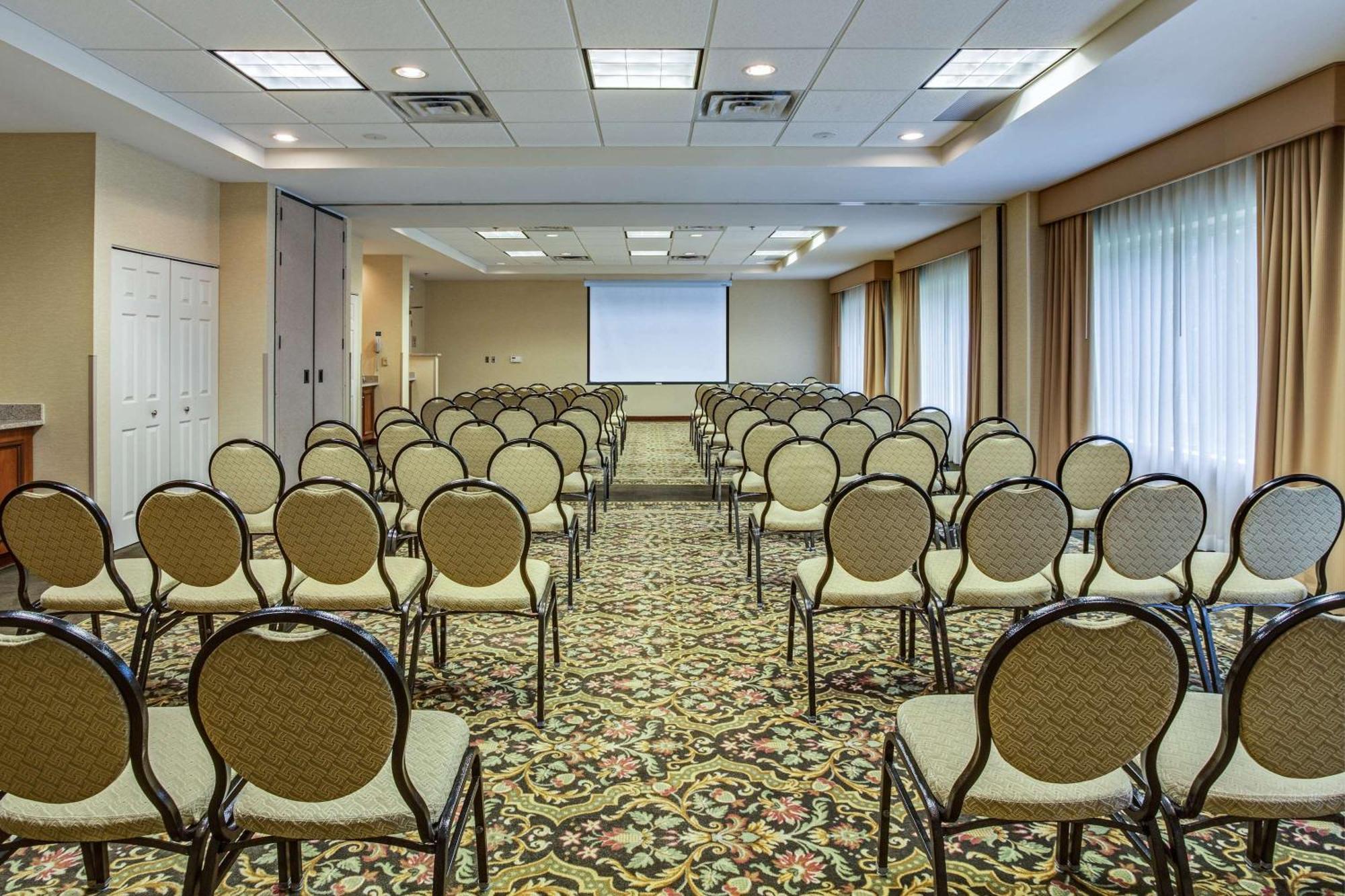 Hilton Garden Inn Cleveland Airport Fairview Park Экстерьер фото