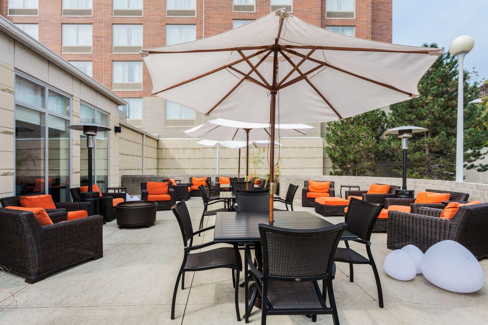 Hilton Garden Inn Cleveland Airport Fairview Park Экстерьер фото
