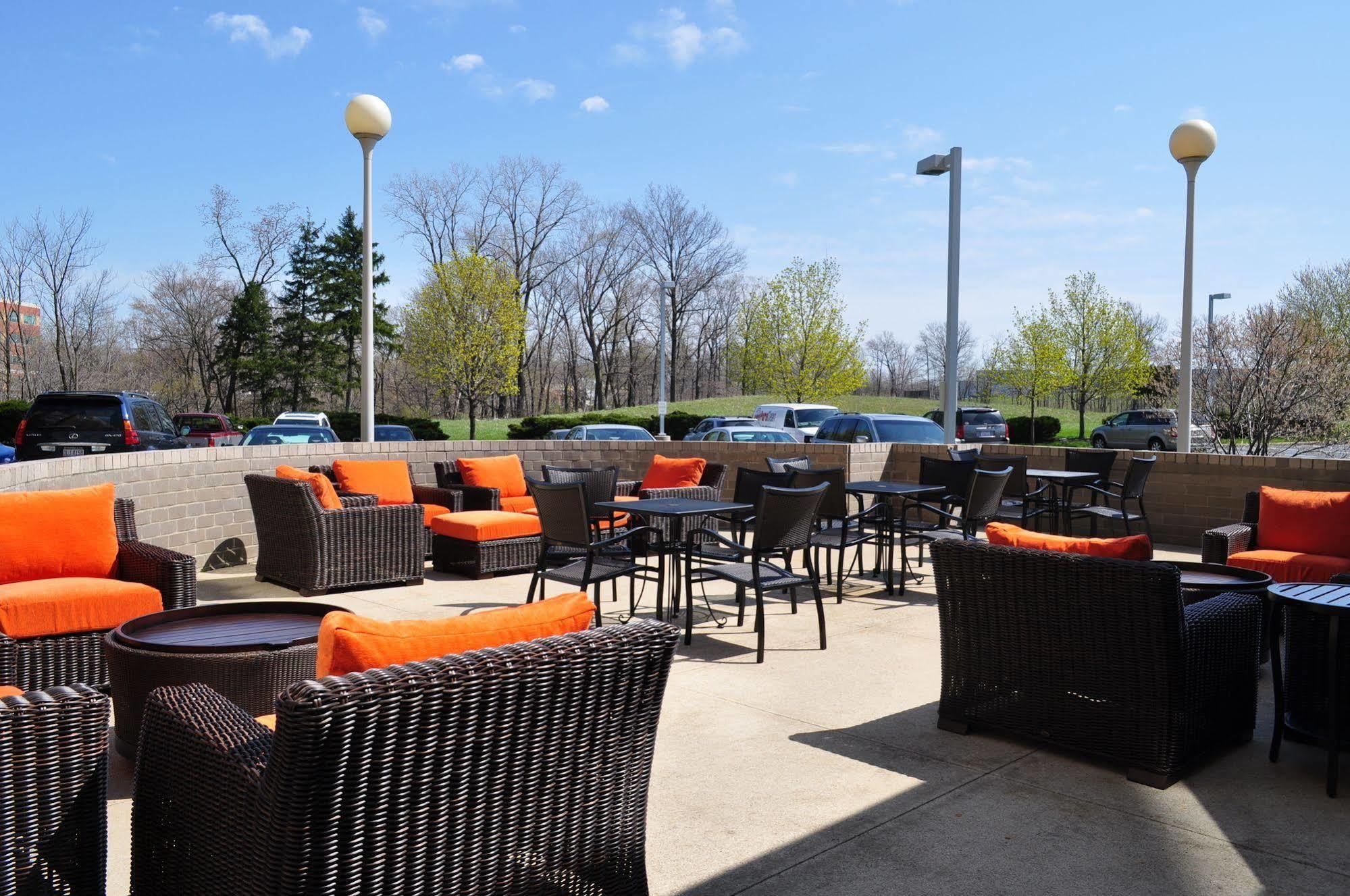Hilton Garden Inn Cleveland Airport Fairview Park Экстерьер фото